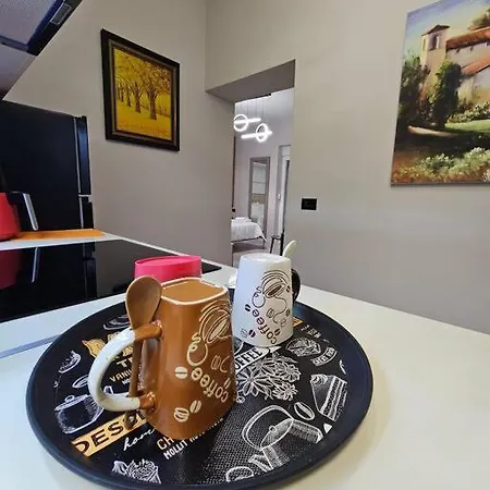 Apartment Near Us Embassy With Balcony *