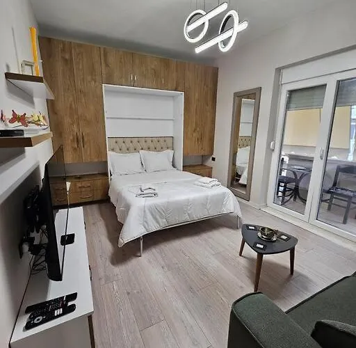 Near Us Embassy With Balcony Apartamento *